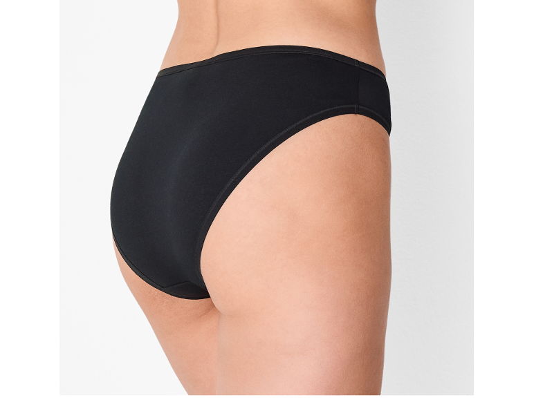Slip neri da donna, vista laterale