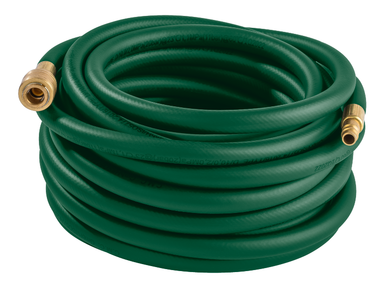Tubo da giardino verde con raccordi in ottone, avvolto in cerchio.