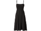 Vestito nero con spalline e corpetto arricciato.