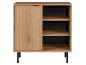 Credenza in legno con anta scorrevole scanalata e ripiani aperti, su gambe nere.