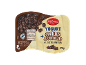 Yogurt alla vaniglia con biscotti al cioccolato, con informazioni nutrizionali e riciclo.