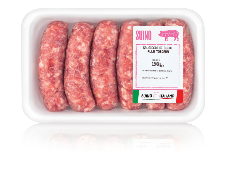 Vassoio di salsicce di maiale fresche con etichetta che indica 'Salsiccia di Suino alla Toscana' e peso di 0,500 kg.