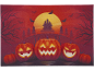 Scena di Halloween con zucche intagliate, una casa stregata, pipistrelli e alberi sotto la luna piena.