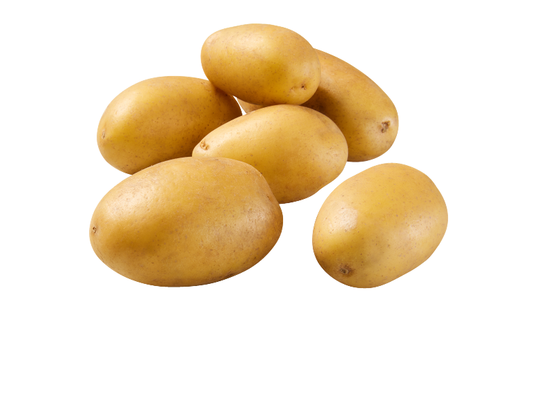 Pila di patate gialle su sfondo nero.