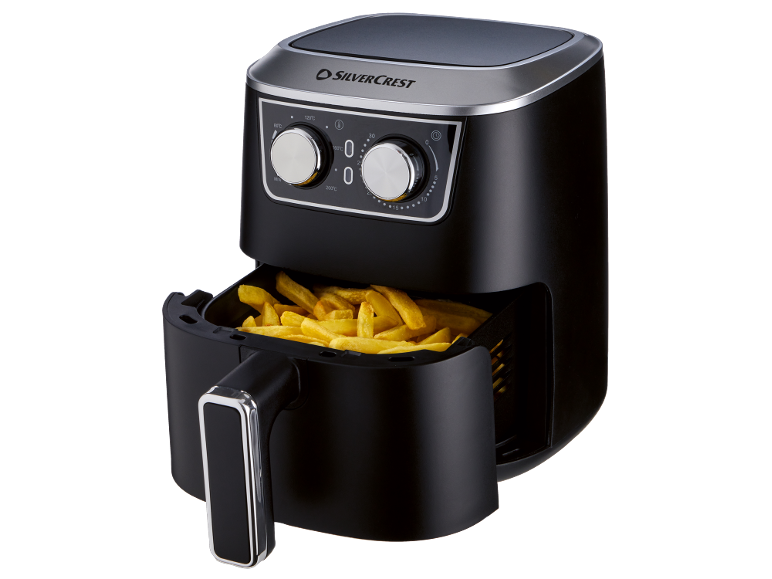 Friggitrice ad aria nera con patatine fritte, controlli di temperatura e timer