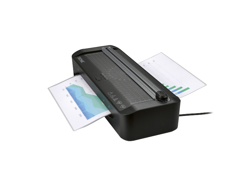 Laminatrice nera con due documenti con grafici, uno in entrata e uno in uscita.