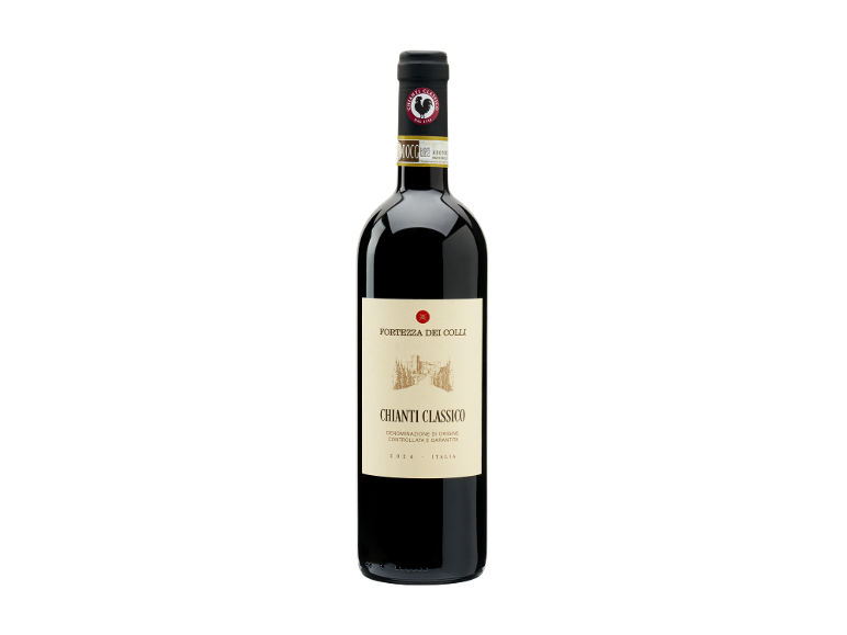Una bottiglia di vino rosso Chianti Classico su sfondo nero.