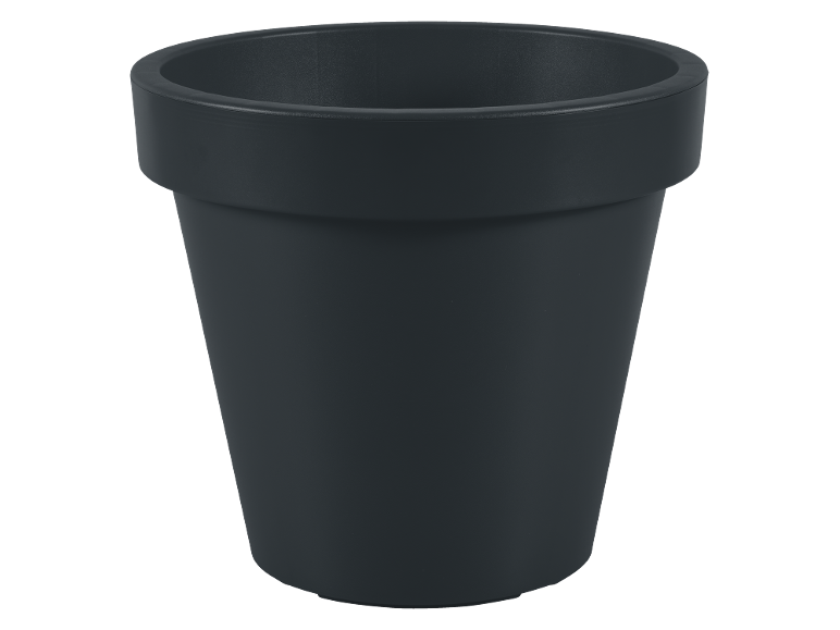Vaso di fiori in plastica grigio scuro su sfondo nero.