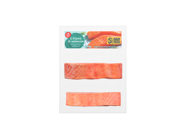 Due filetti di salmone senza pelle, surgelati, da 250 g, con certificazione GGN.