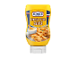 Bottiglia di salsa al formaggio con patatine fritte e una ciotola di salsa.