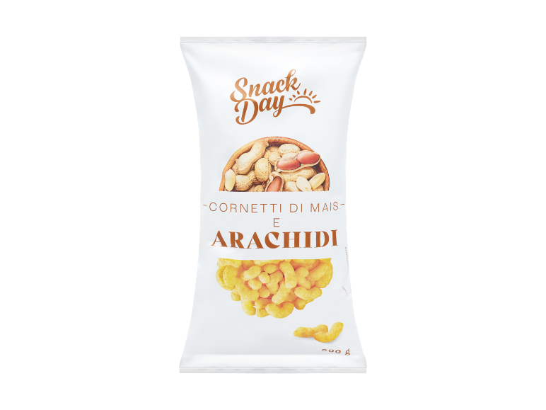 Busta di snack di mais e arachidi con la scritta 'Snack Day'.
