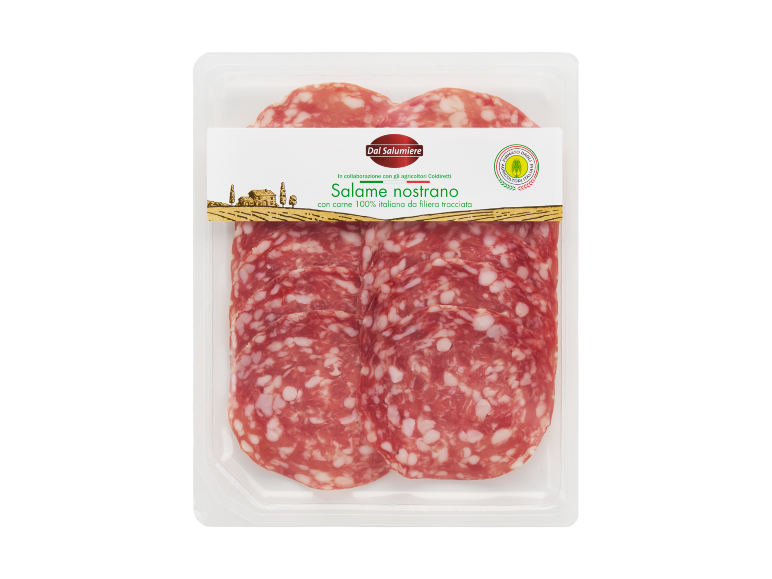 Vassoio di salame nostrano affettato, con carne 100% italiana da filiera tracciata.