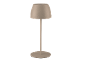 Lampada da tavolo beige con paralume a cupola e base rotonda.