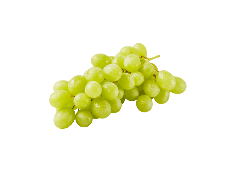 Un grappolo d'uva verde con goccioline d'acqua visibili.