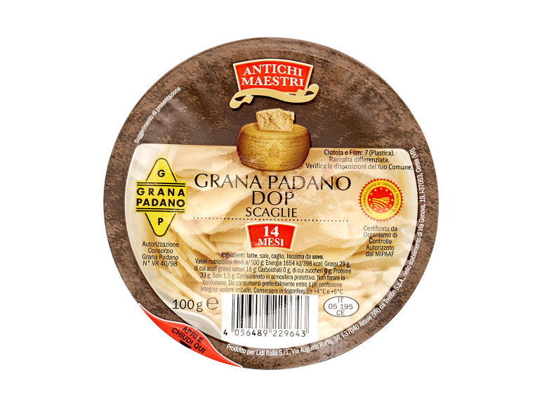 Confezione di Grana Padano DOP in scaglie, con indicazioni di conservazione e informazioni nutrizionali.
