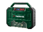 Compressore d'aria portatile verde con display digitale e accessori.