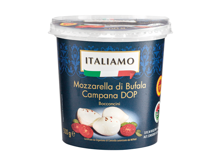 Confezione di mozzarella di bufala Campana DOP, bocconcini, con pomodori e basilico.