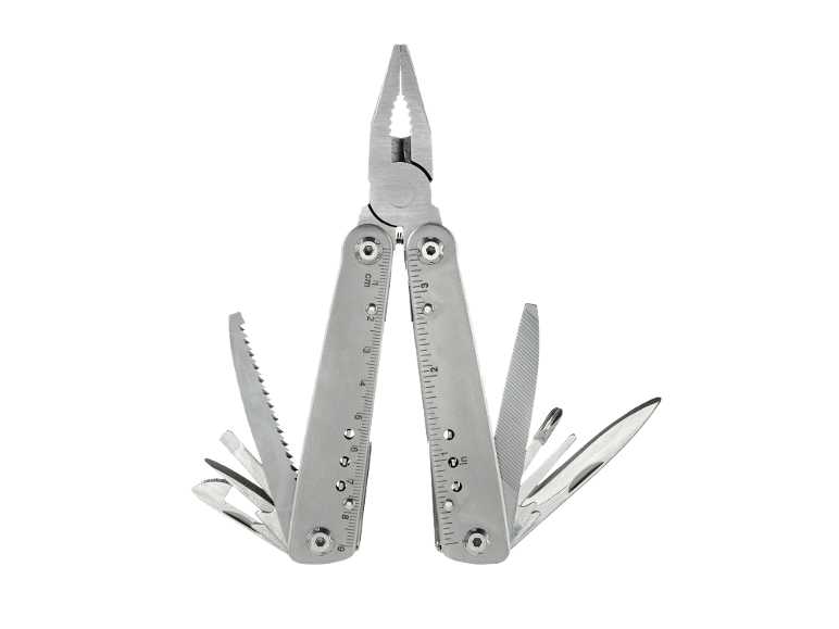 Multitool argentato con pinze, sega, coltello e altri strumenti, aperto su sfondo nero.