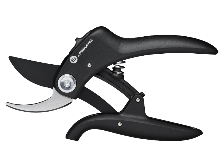 Forbici da potatura nere con lame metalliche e molla visibile.