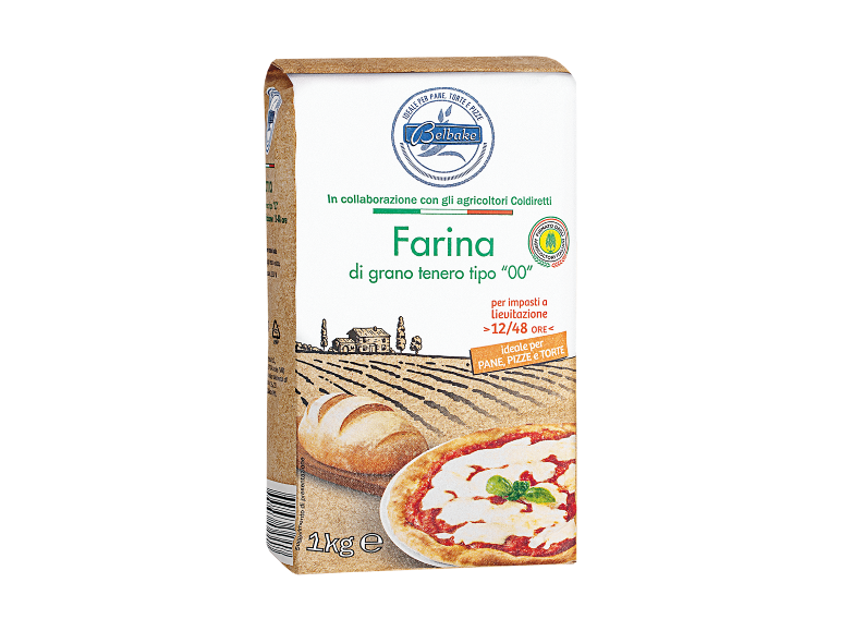 Confezione di farina di grano tenero tipo '00' con pane e pizza, ideale per impasti a lunga lievitazione.
