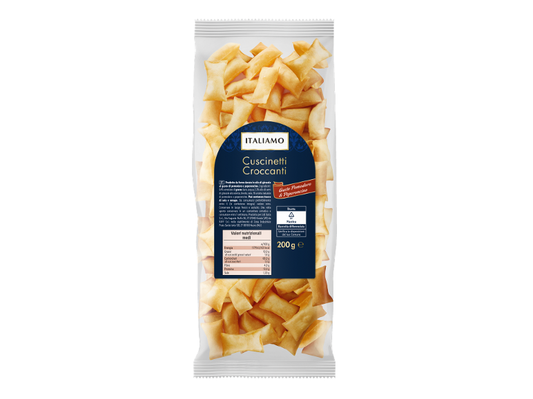 Cuscinetti croccanti al gusto pomodoro e peperoncino in confezione trasparente, con informazioni nutrizionali.