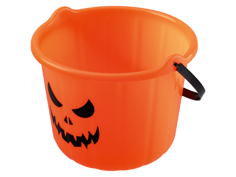 Secchio arancione di Halloween con faccia di zucca intagliata e manico nero.