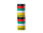 Pila alta di nastri colorati in nero, rosso, verde, bianco e giallo.