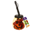Bicchiere a forma di zucca di Halloween con dolcetti e cannuccia nera.