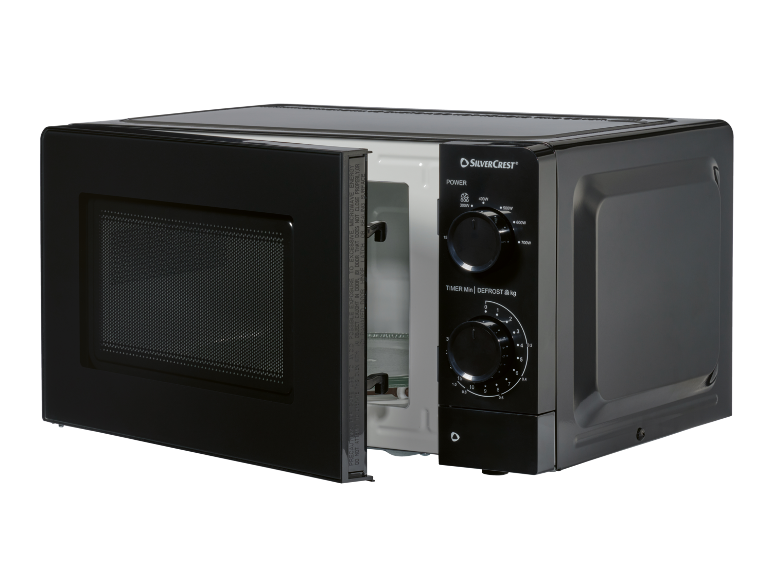 Forno a microonde nero con sportello aperto e manopole di controllo per potenza e timer.