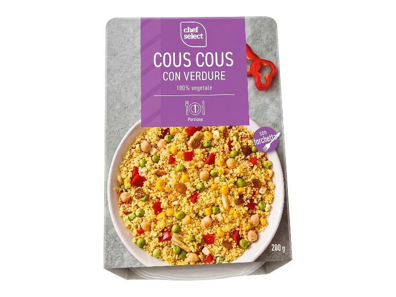 Cous cous con verdure, 100% vegetale, porzione da 200g con forchetta.
