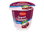 Yogurt alla ciliegia in confezione viola con la scritta 'Yogurt Cremoso Amarena'