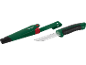 Coltello verde con manico nero e fodero verde con chiusura rossa.