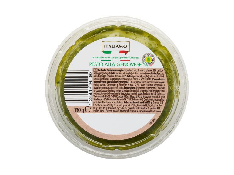 Pesto alla genovese senz'aglio in contenitore di plastica con etichetta nutrizionale.