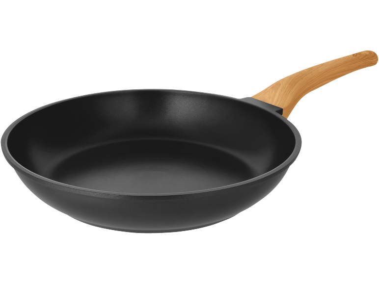 Padella antiaderente con manico in legno.