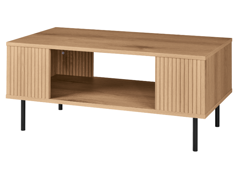 Mobile TV in legno chiaro con ante scorrevoli a doghe e gambe nere.