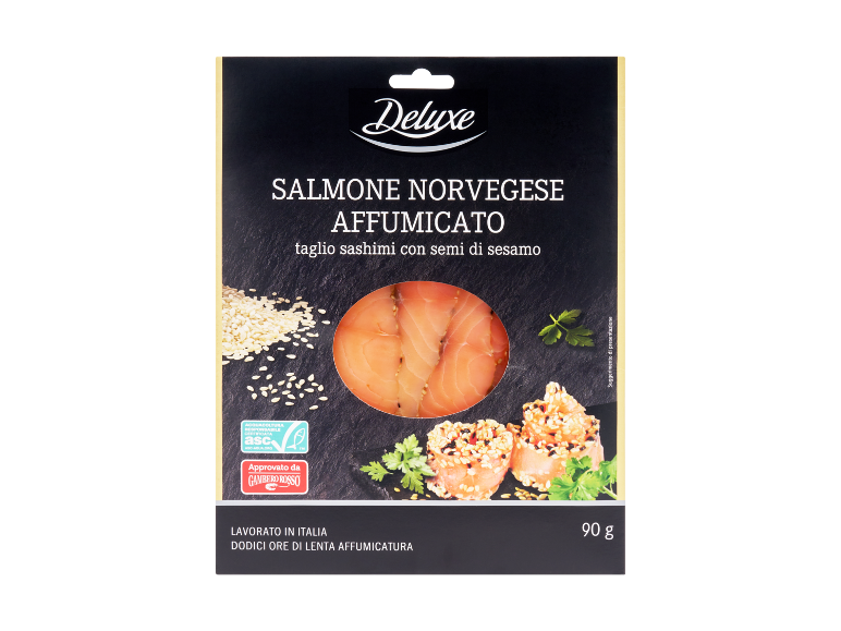 Salmone norvegese affumicato taglio sashimi con semi di sesamo, lavorato in Italia con 12 ore di lenta affumicatura.