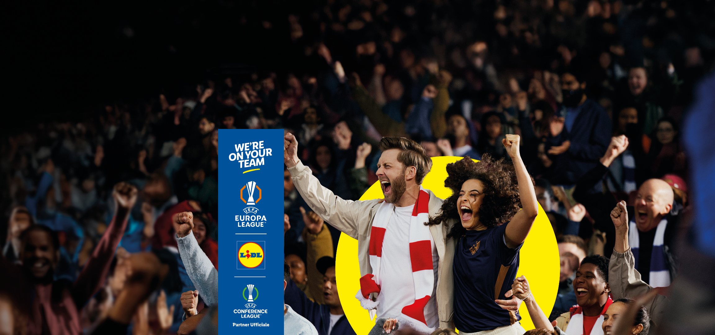 Tifosi esultanti in uno stadio, con loghi UEFA Europa League e Conference League.