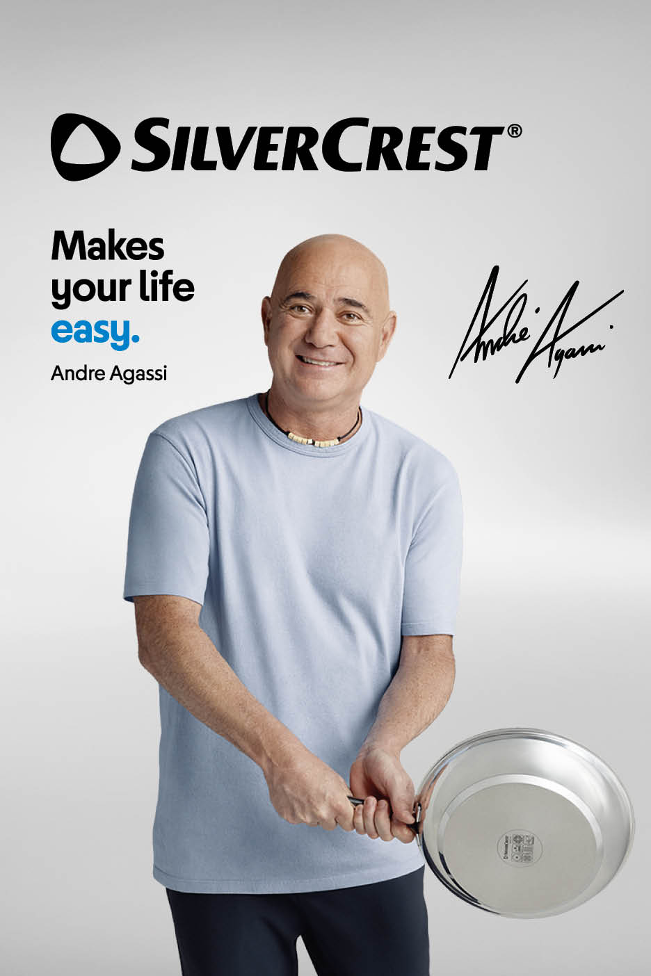 Andre Agassi sorride tenendo una padella, con il testo 'Rende la tua vita facile'.