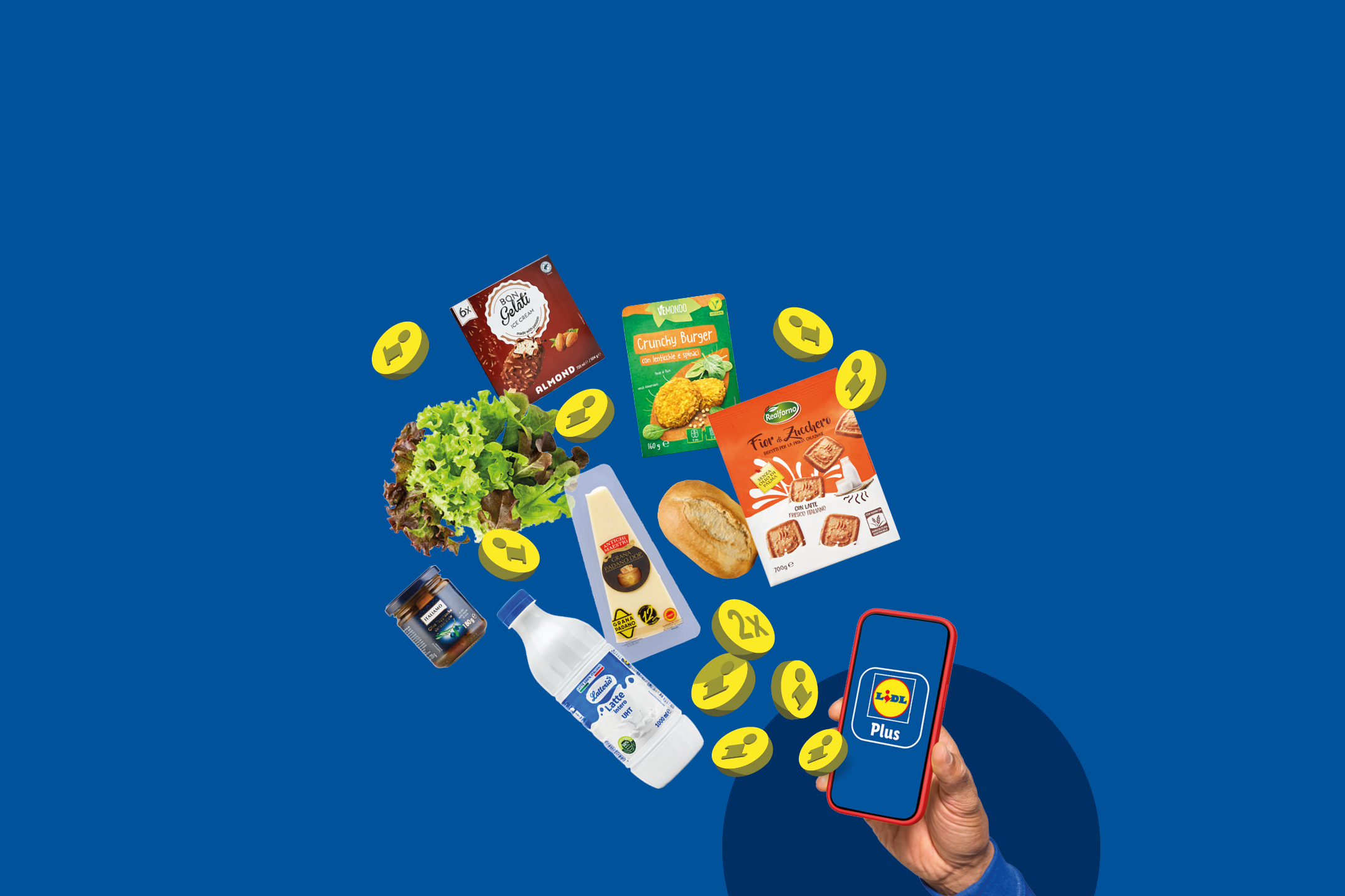 Prodotti alimentari assortiti e monete dorate che circondano uno smartphone con l'app Lidl Plus.