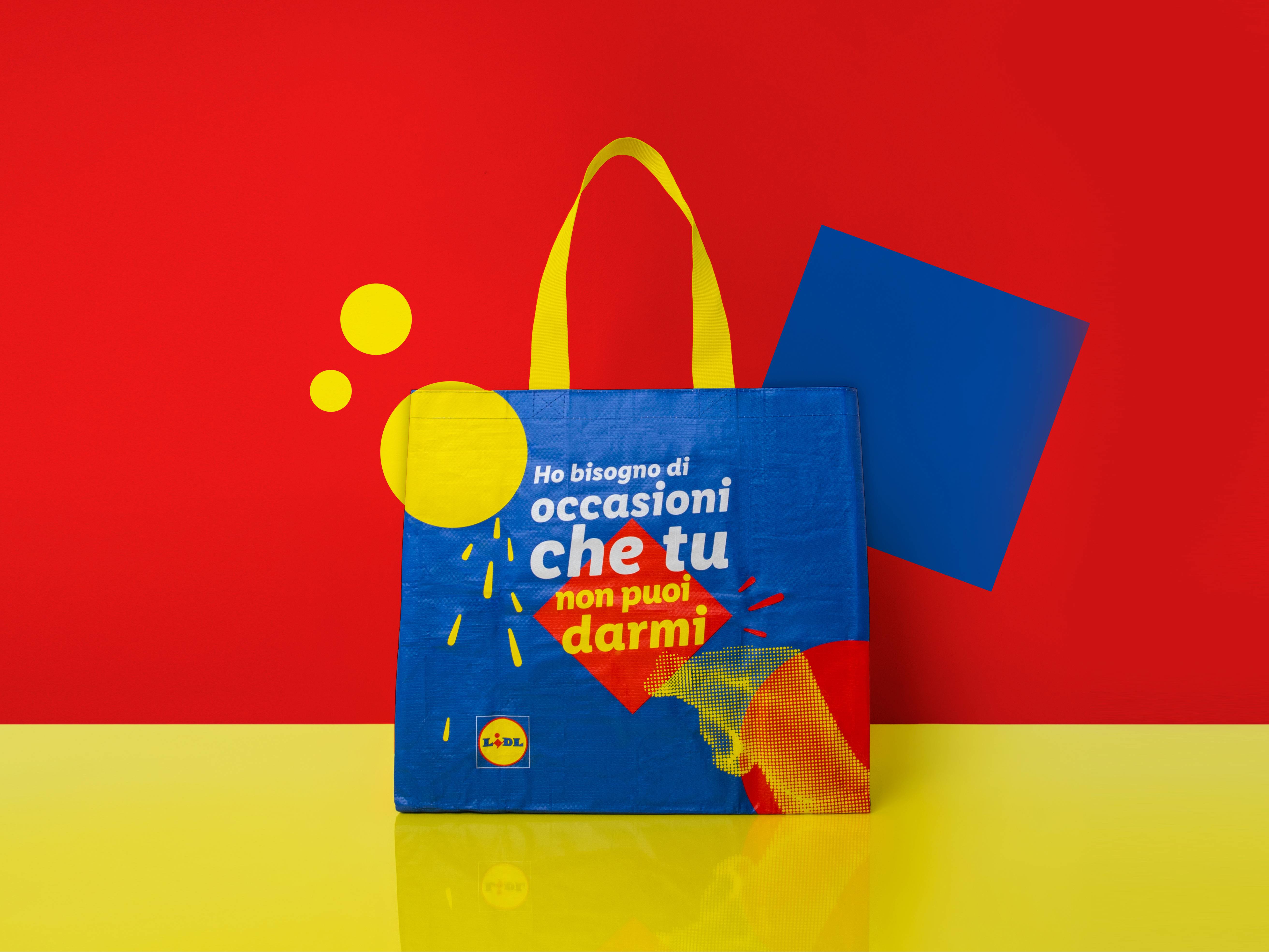 Borsa della spesa Lidl con design colorato e slogan in italiano.