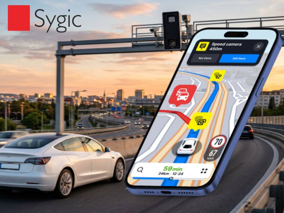 Un'app di navigazione su smartphone che mostra una telecamera di velocità e un percorso di guida su un'autostrada.